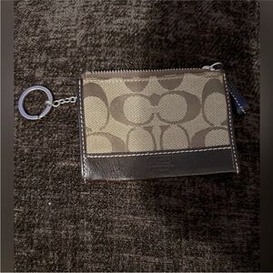 Coach‎ Coin/Credit Card purse.